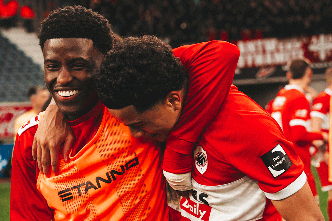 Anthony Valencia marca el gol que sella la victoria del Royal Antwerp ante Gent