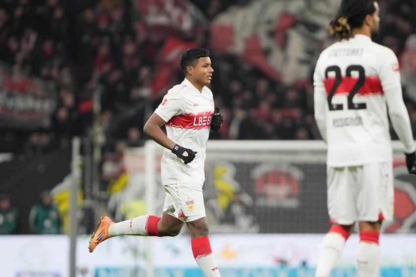 Jeremy Arévalo debuta con el Stuttgart en la goleada sobre Bayer Leverkusen