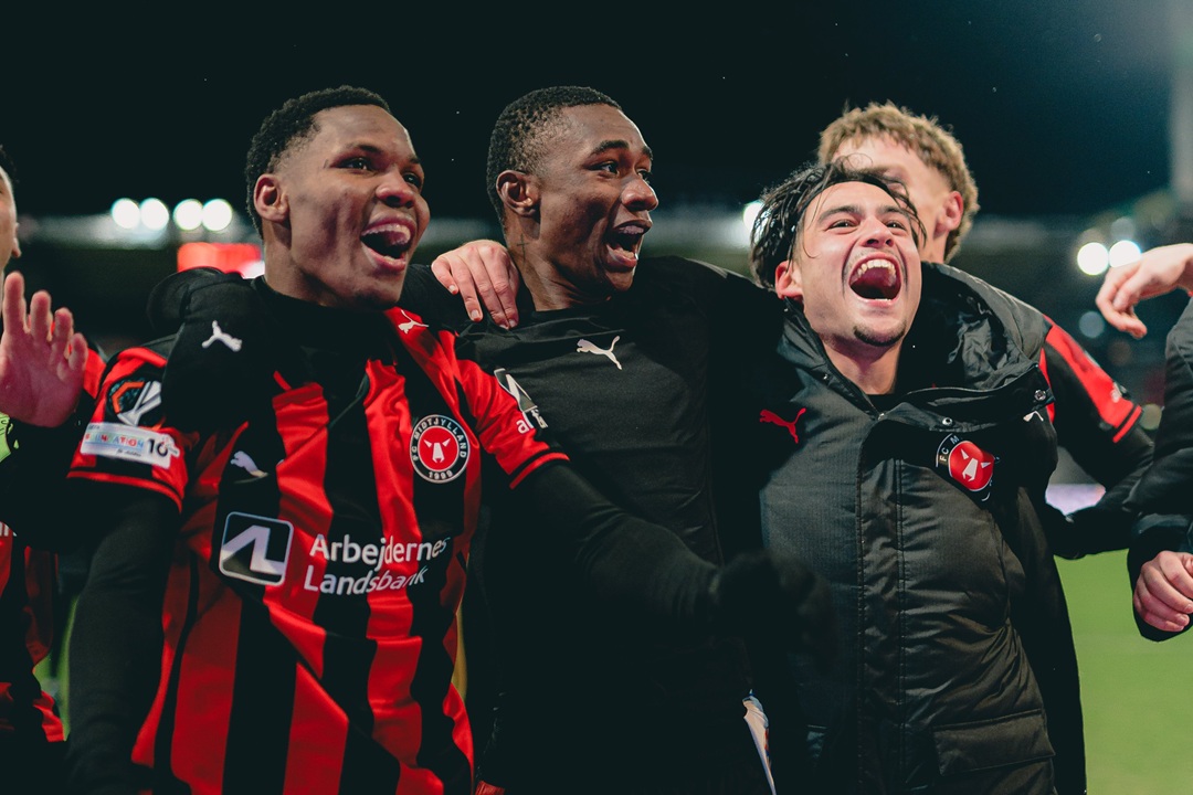 Con Denil Castillo como pieza clave, el Midtjylland derrota a Dinamo Zagreb y se mete en los octavos de la Europa League