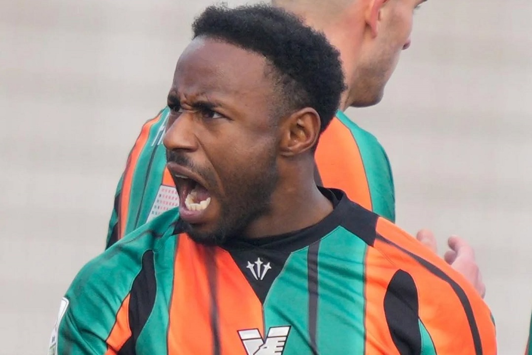 John Yeboah extiende su racha espectacular con gol y asistencia en el triunfo contundente del Venezia