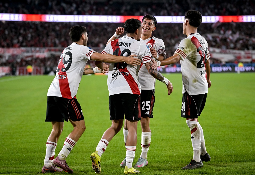 Presidente de River Plate anuncia la salida de unos 15 jugadores