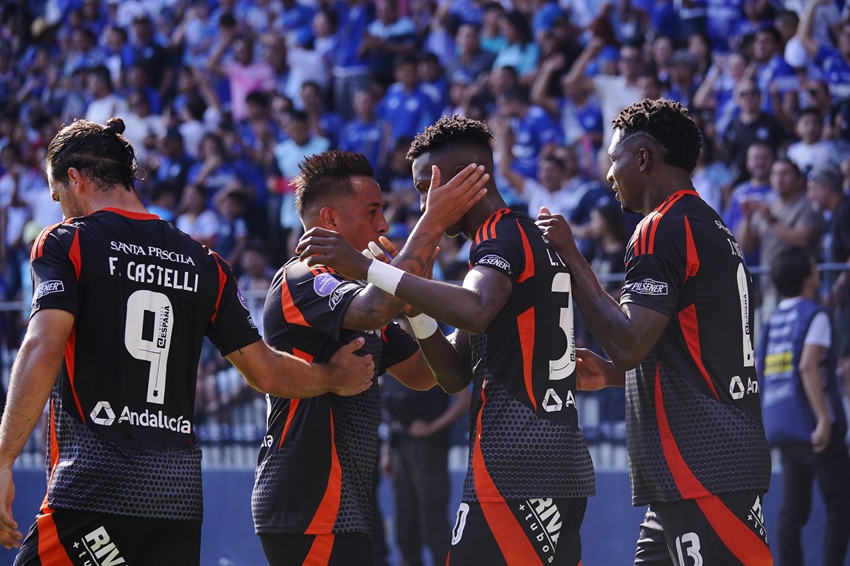 Emelec resuelve con recurso de media distancia y logra victoria clave sobre Mushuc Runa