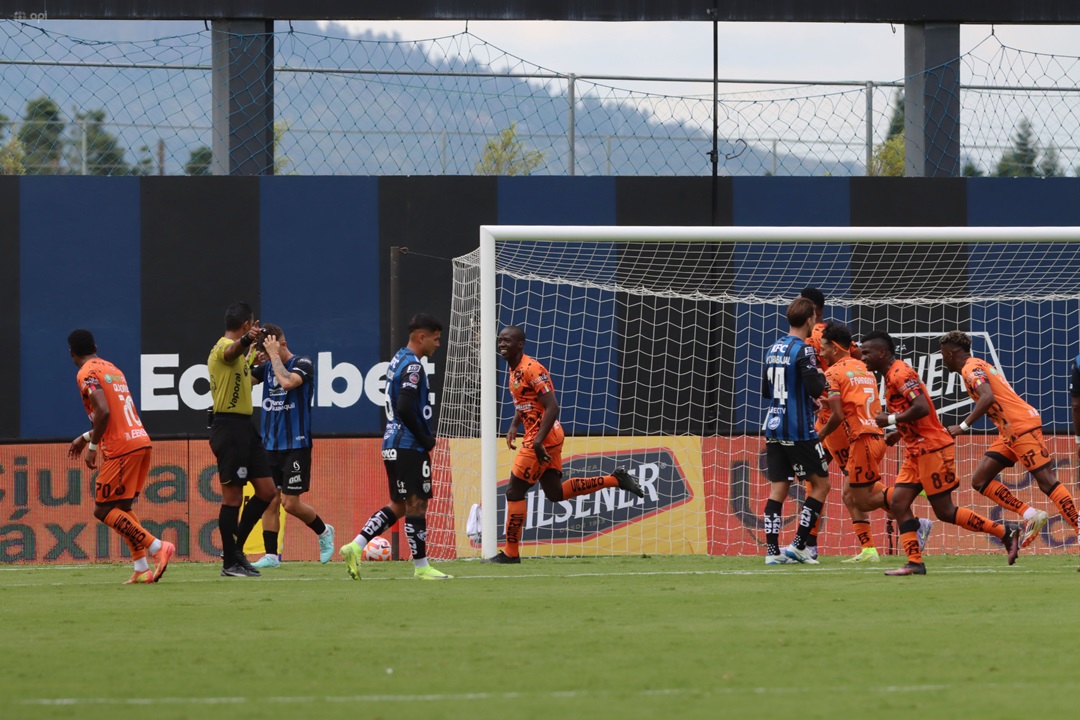 Libertad, que resiste en el tramo final, arranca el empate contra ...