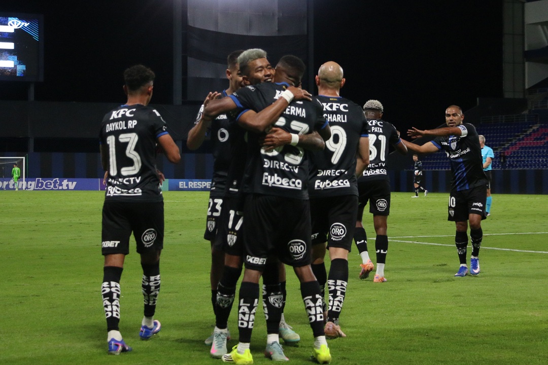 Independiente del Valle se impone con autoridad a Libertad y clasifica a octavos