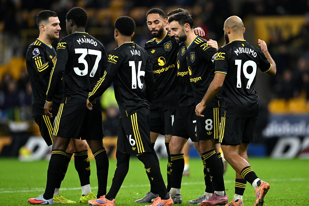 Manchester United se aprovecha del colista Wolverhampton y golea con doblete de Bruno Fernandes