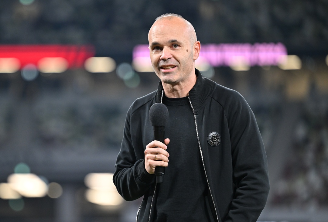 Andrés Iniesta inaugura una sede de su academia de fútbol en Dubái