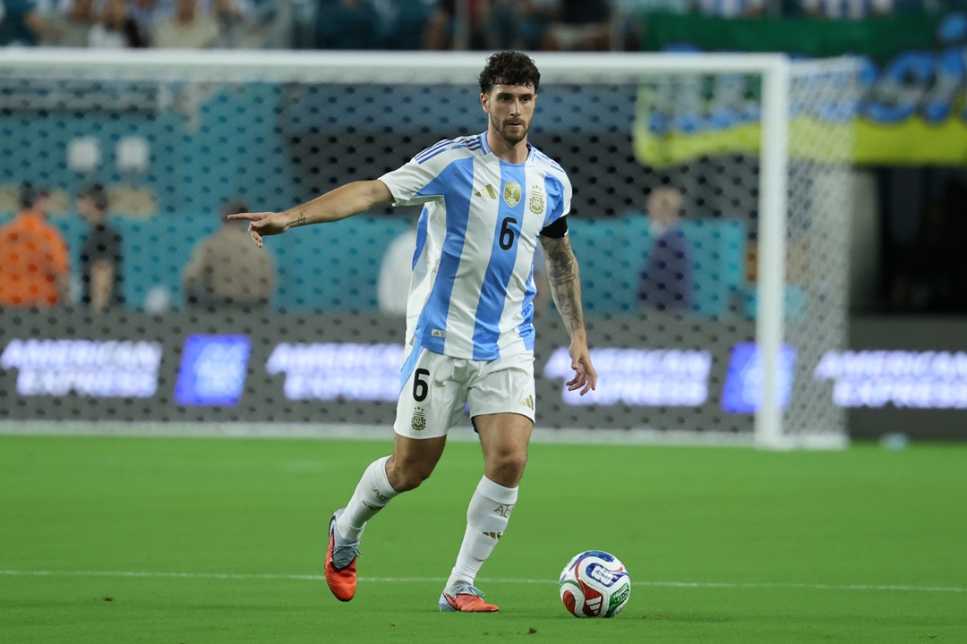 Argentina convoca a Marcos Senesi para el Mundial 2026 tras la lesión de Leonardo Balerdi